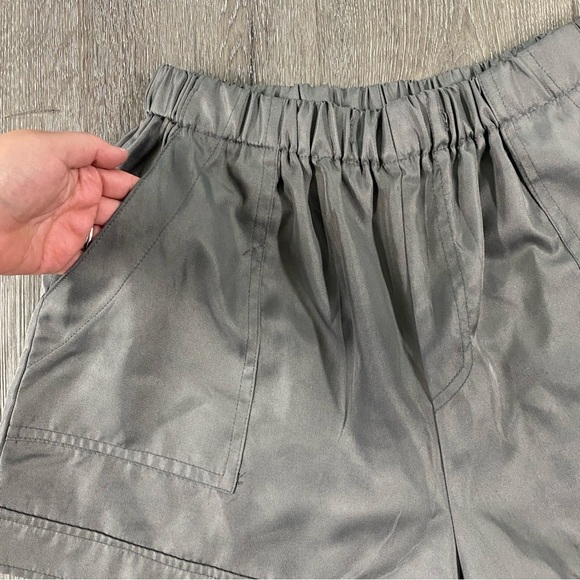 Unbranded Safari Army Green Shorts Women’s size 2XL Elastic Waistband Silk - Picture 2 of 4